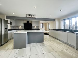 Kitchen- click for photo gallery